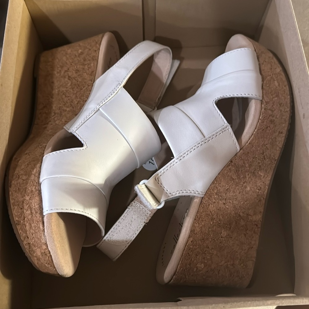 Clark, brand new , still in box never worn size 8-1/2 white high heel